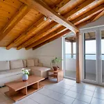 Apartment Pantheon Attic
