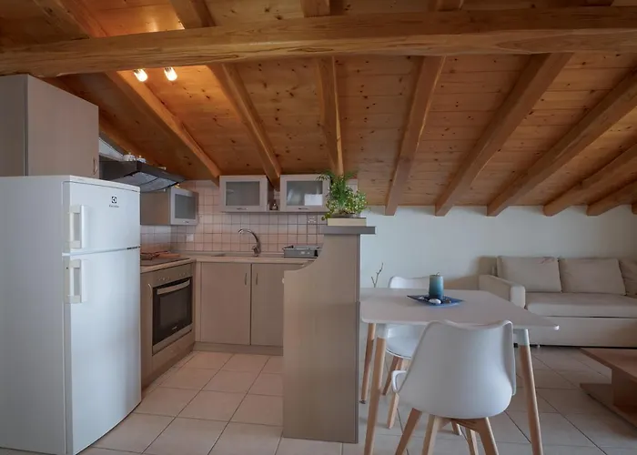 Pantheon Attic Apartment *