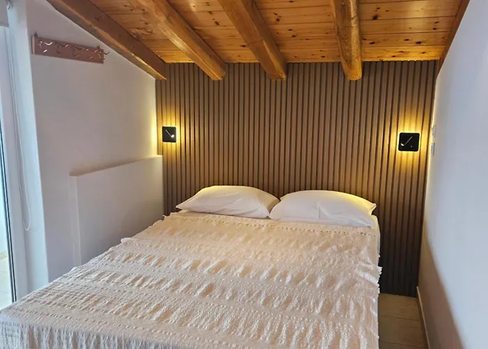 Pantheon Attic Apartment *